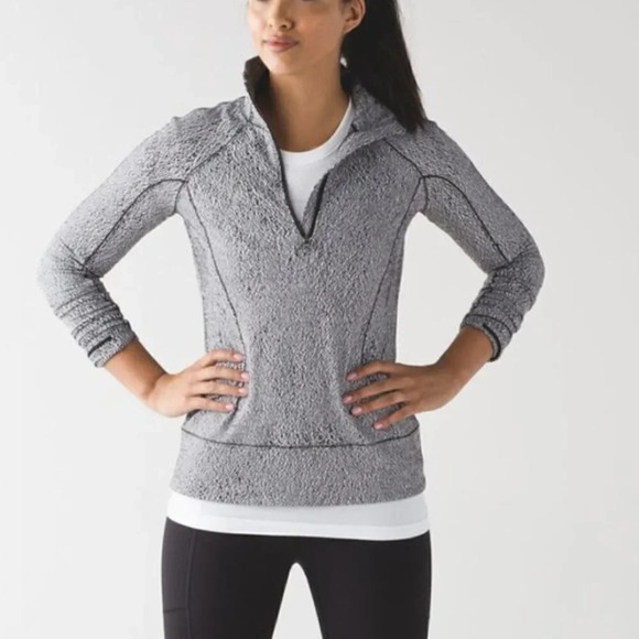 Lululemon Rush Hour 1/2 Zip size 6 ❤️ - Picture 10 of 10